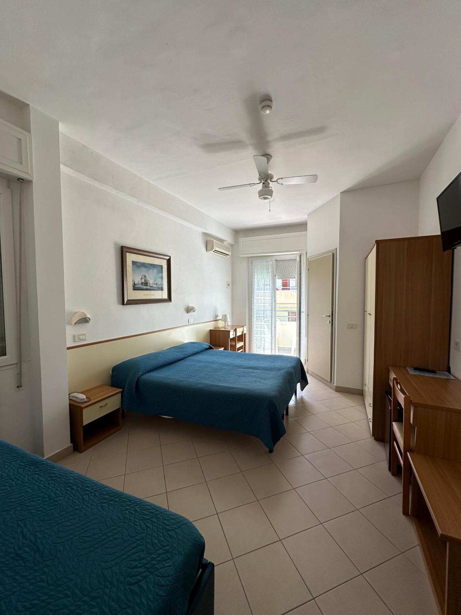 Hotel La Plage Cattolica Exterior foto