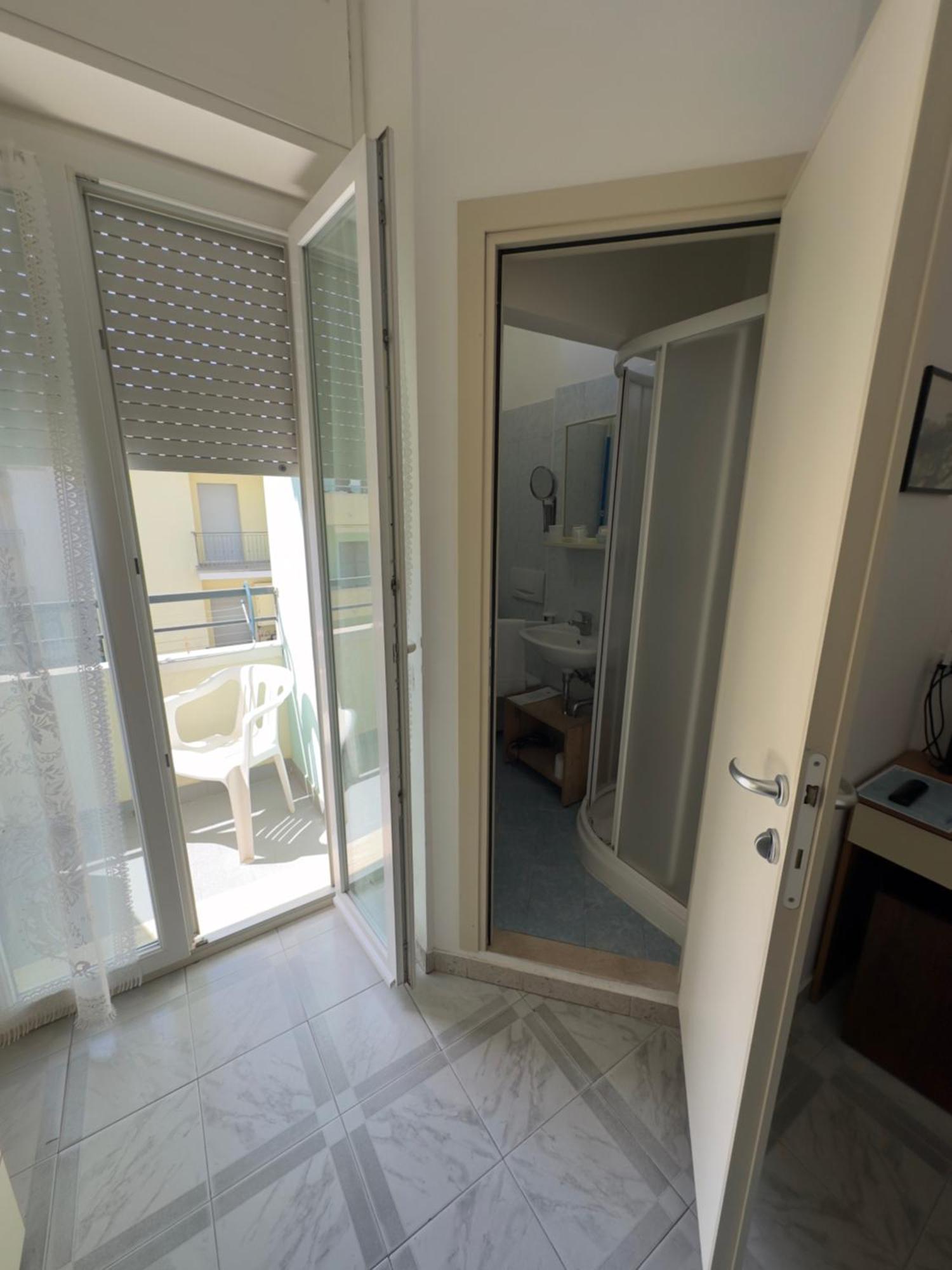 Hotel La Plage Cattolica Exterior foto