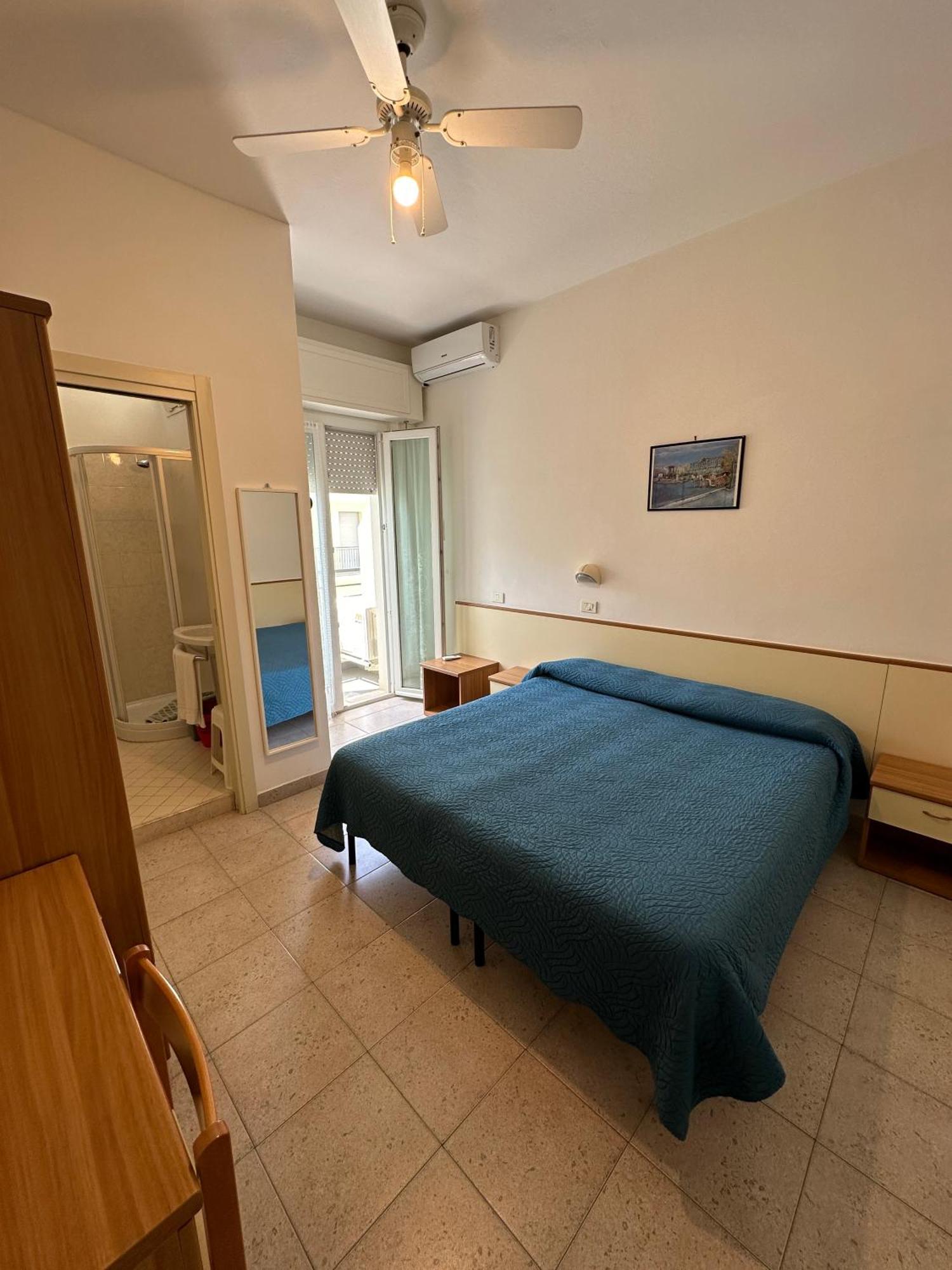 Hotel La Plage Cattolica Exterior foto